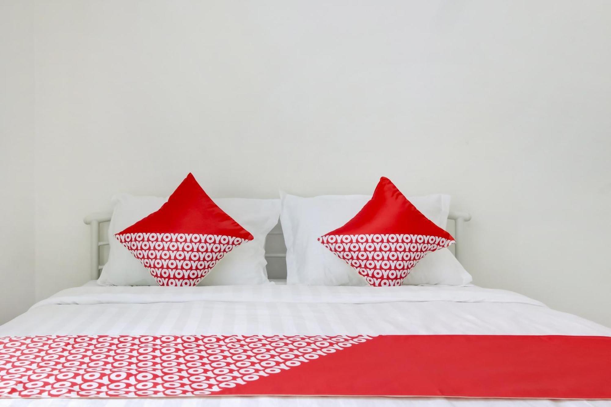 Hotel O Panakkukang Near Mall Panakkukang Formerly Golden White House Μακασάρ Εξωτερικό φωτογραφία